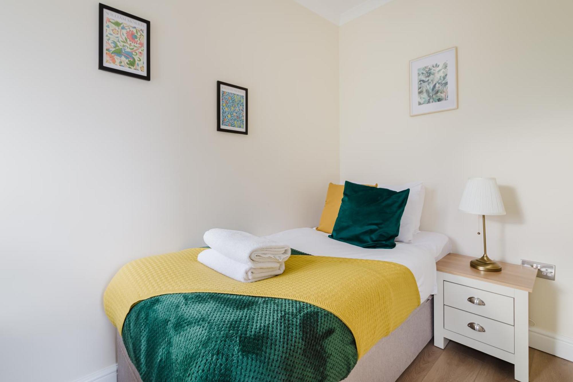 Modern Cosy Corner Flat 3 Bed And Loft Sleep 7 People Apartamento Londres Exterior foto